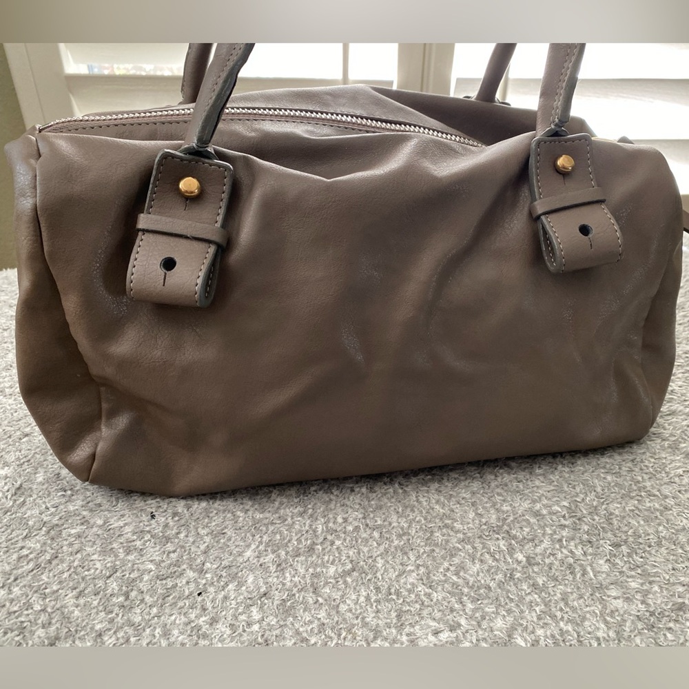 Chloe Gray Leather Tote Bag - Picture 2 of 11